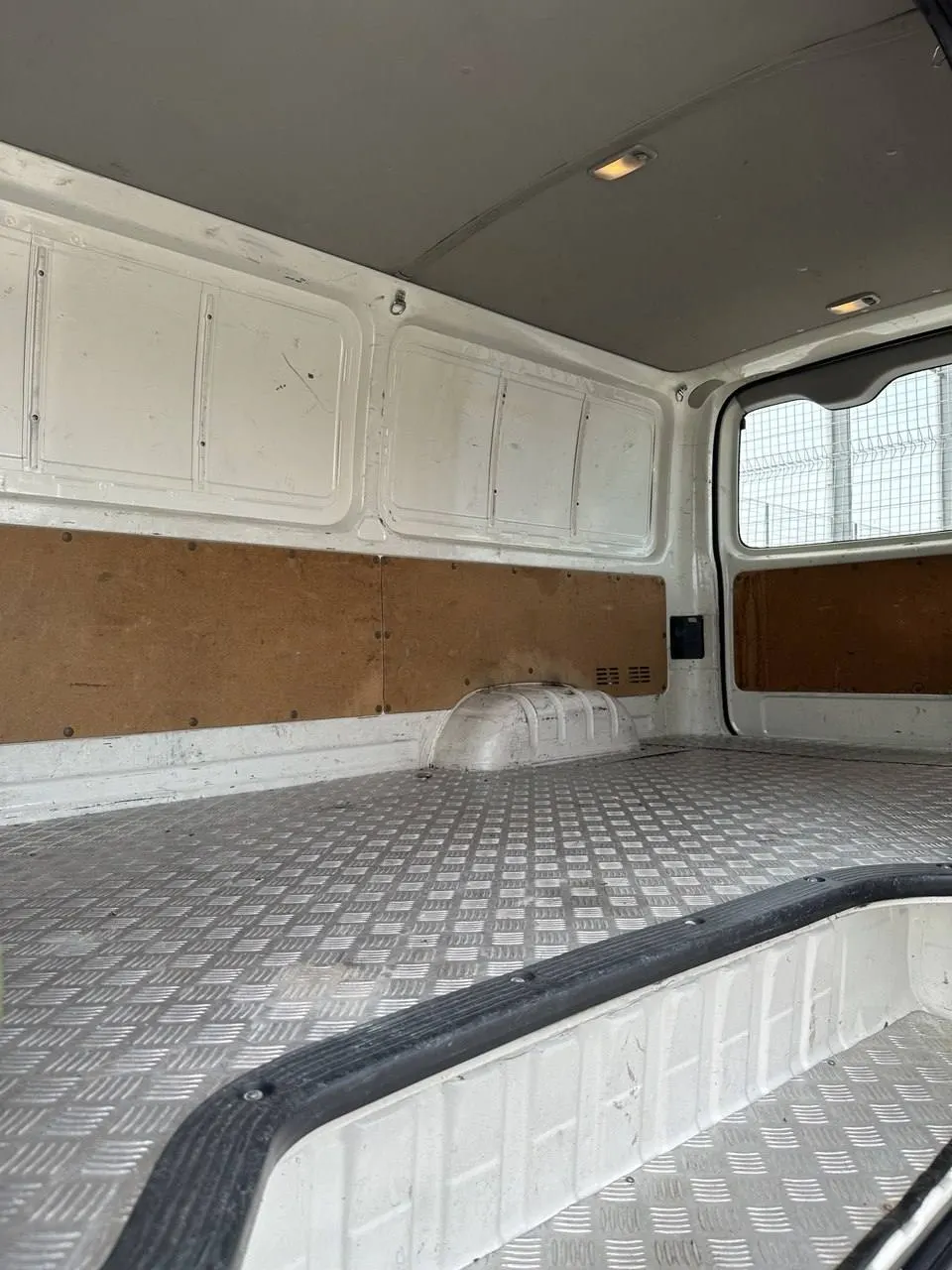 Van Panel Toyota Hiace 4